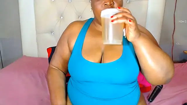 Chat +18 de omalicha98 ao vivo