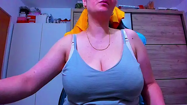 Chatroom XXX en direct de geniferswet