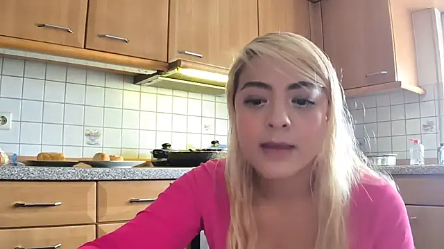 Chatroom XXX en direct de SilvyDiamond
