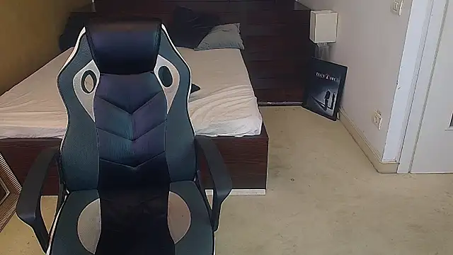 XXX chat uživo modela FelixRook