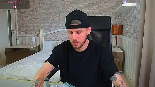 JonahShaw Live XXX Chat