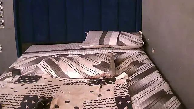 FREAKBARBIE02's Live XXX Chat