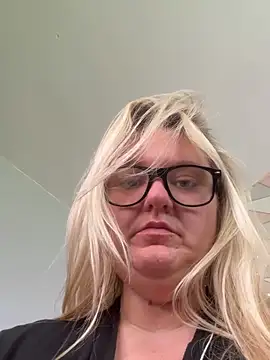 Novaskyen Live XXX chat