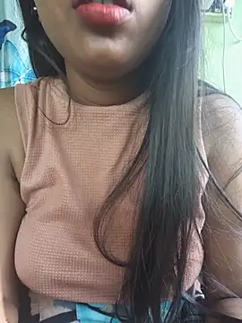 Mahira06 Adlı Modelin Canlı XXX Sohbeti