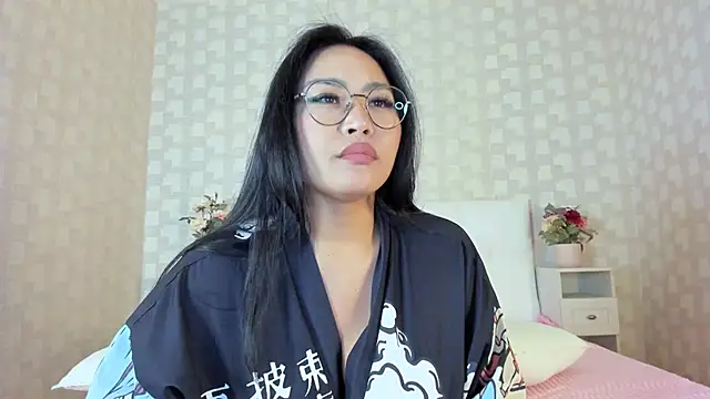NatsumiHun's Live XXX Chat