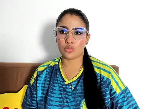 TatyGomez_'s Live XXX Chat