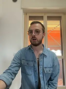 ItalianAlex 即時 XXX 聊天