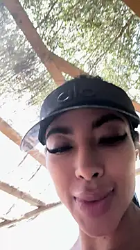 Chat +18 de KalaBeckett_ ao vivo