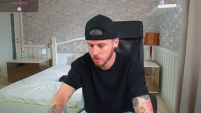JonahShawn Live XXX chat