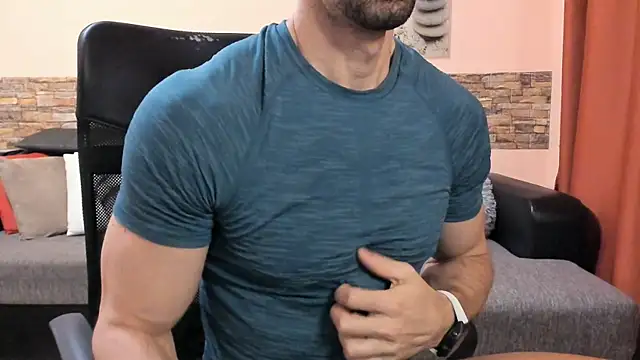 Chat +18 de HotHunkTrainer ao vivo