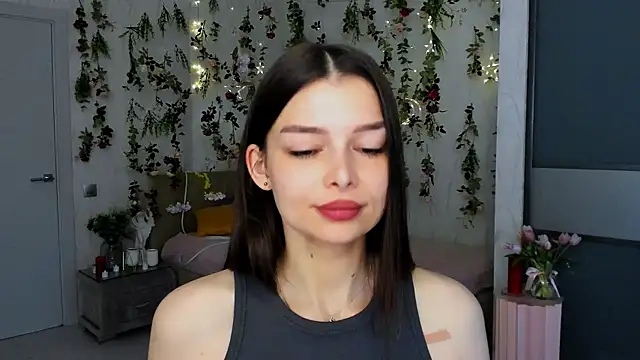ContinentOfTranquility's Live XXX Chat