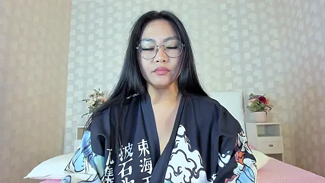 NatsumiHun's Live XXX Chat