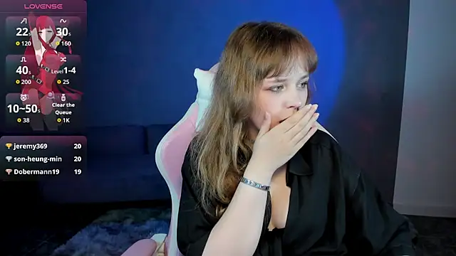 LeonaHicks' Live XXX Chat