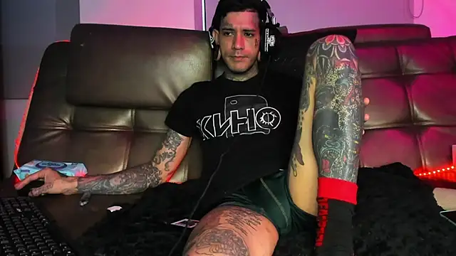 Chat +18 de jhonny__ackerman ao vivo