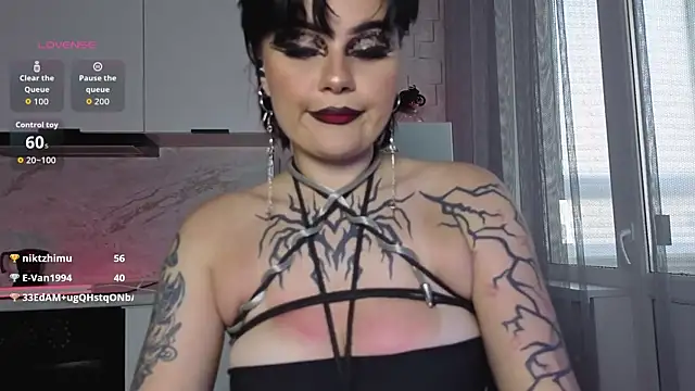 Chat XXX en directo de IntrigueYourDay
