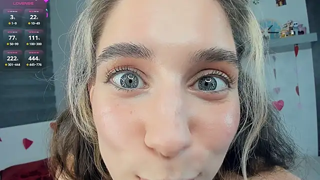 AntonettaTarring's Live XXX Chat