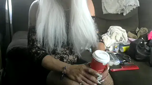 צ'אט XXX בשידור חי של SassyCrystal77