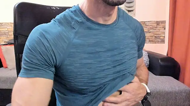 Chat +18 de HotHunkTrainer ao vivo