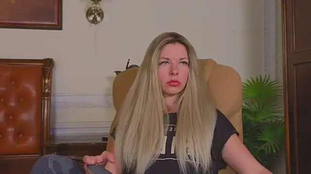 Real_Tini Chat XXX in diretta