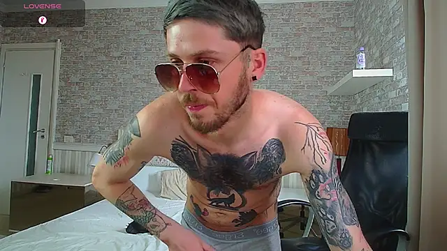 JonahShaw Live XXX-chat