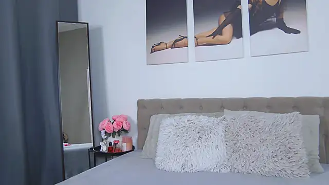 VioletiSwone XXX чат на живо