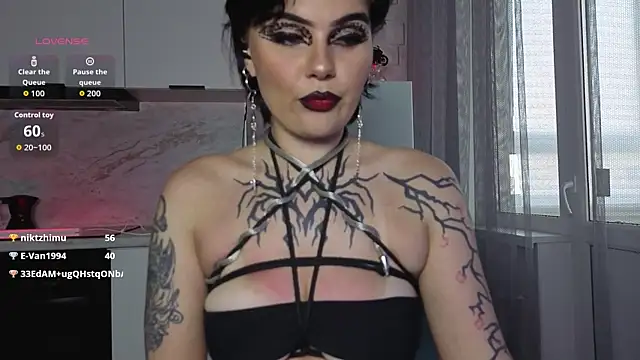 IntrigueYourDay's Live XXX Chat