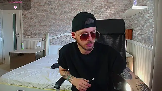JonahShaw XXX чат на живо
