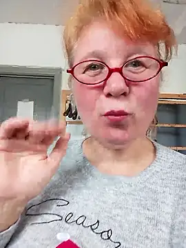 SquirrelFine – Naživo XXX chat