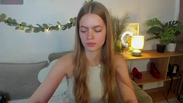HoneyEmilly Live XXX Chat