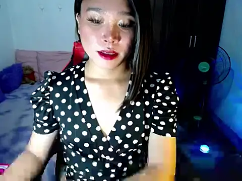 Онлайн чат XXX sofiathe1st
