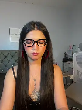 Chat XXX en directo de JassmineLove