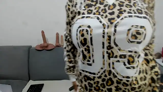 Chat XXX en directo de Doja_Peach