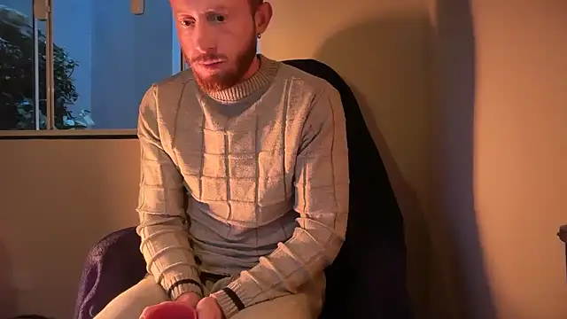 Smoker_Ginger Show in webcam