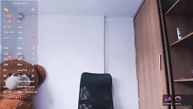 Charming_J élő XXX-chatje