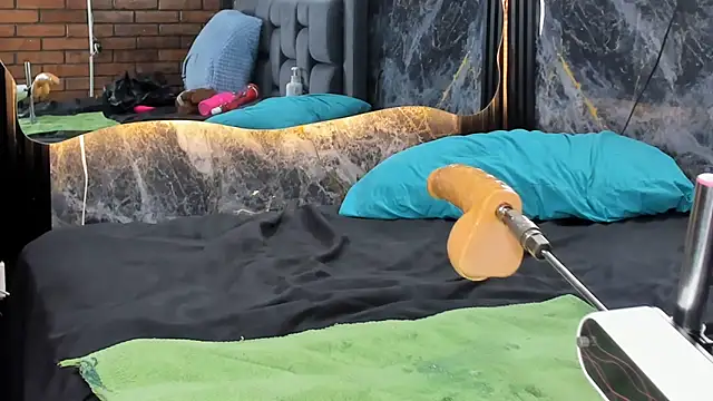 צ'אט XXX בשידור חי של Couple_Gold69