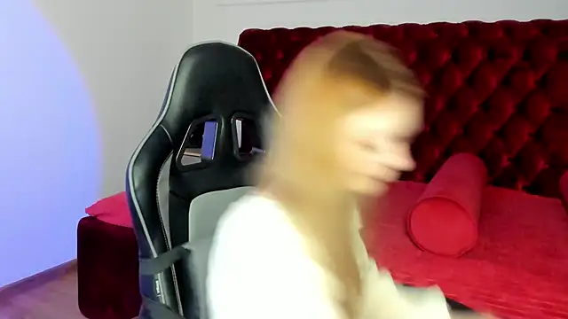 Chat +18 de ElinaVale ao vivo
