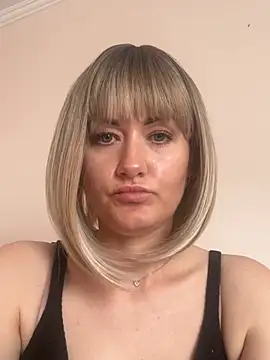 LunaFoxs – Naživo XXX chat
