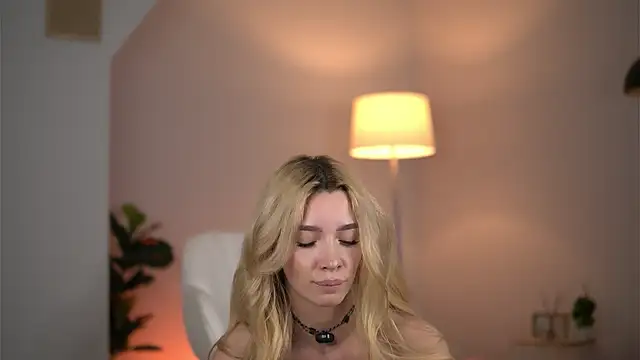 SvveetLuna's Live XXX Chat