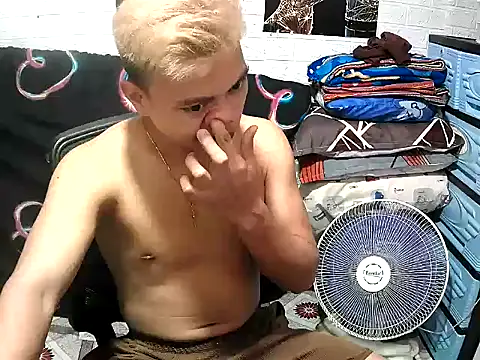 Theboy_cummerx69's Live XXX Chat