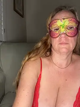 largeboobies30 élő XXX-chatje