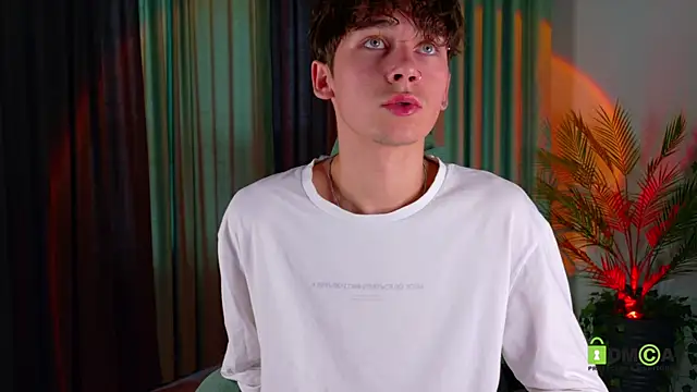 Bad_Boy9996 élő XXX-chatje