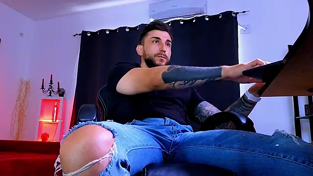Онлайн чат XXX MightyAaron66