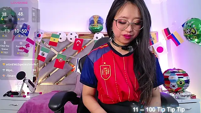 Moon_Water__ élő XXX-chatje