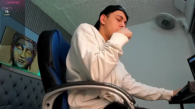 Živý XXX chat Ethanx18_