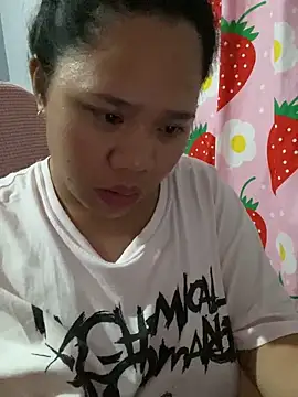 _UrSingleMamiBella_ live XXX chat