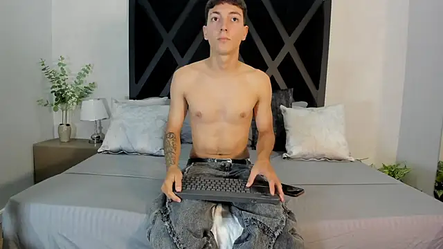 Gian_Rossi's Live XXX Chat