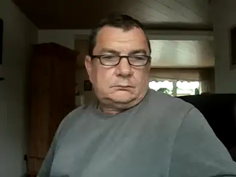Nobbie444 XXX чат на живо