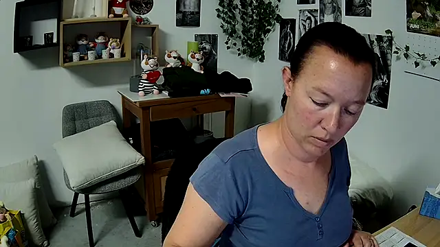 AnyaKrey@xh's Live XXX Chat