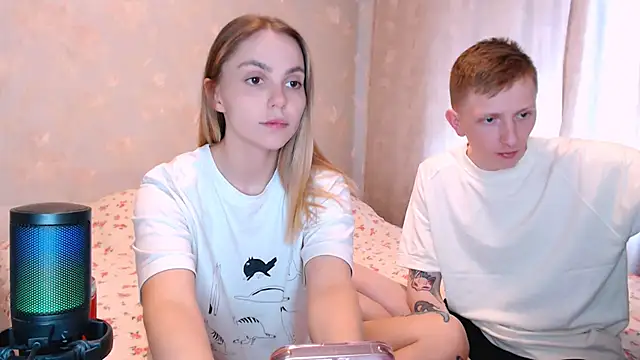 juliaanddima's Live XXX Chat