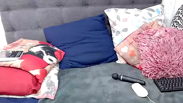 CurveyChocClitX5 – Live XXX-chat